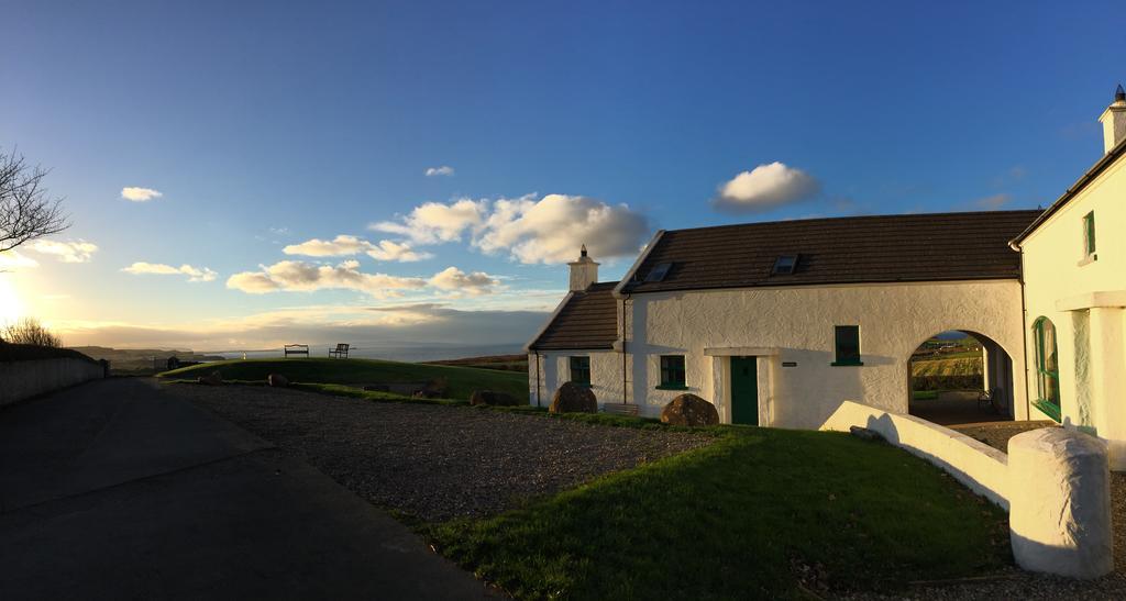 Ballylinny Holiday Cottages Бушмілс Екстер'єр фото