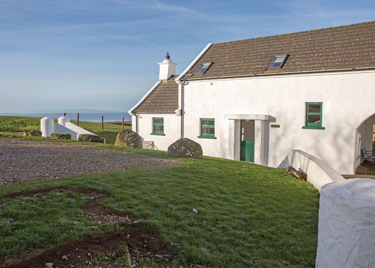 Ballylinny Holiday Cottages Бушмілс Екстер'єр фото