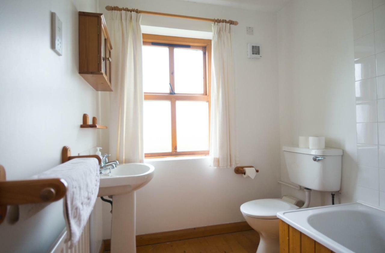 Ballylinny Holiday Cottages Бушмілс Екстер'єр фото