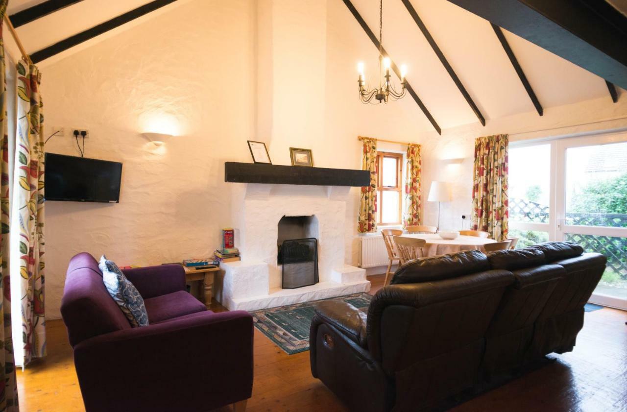 Ballylinny Holiday Cottages Бушмілс Екстер'єр фото