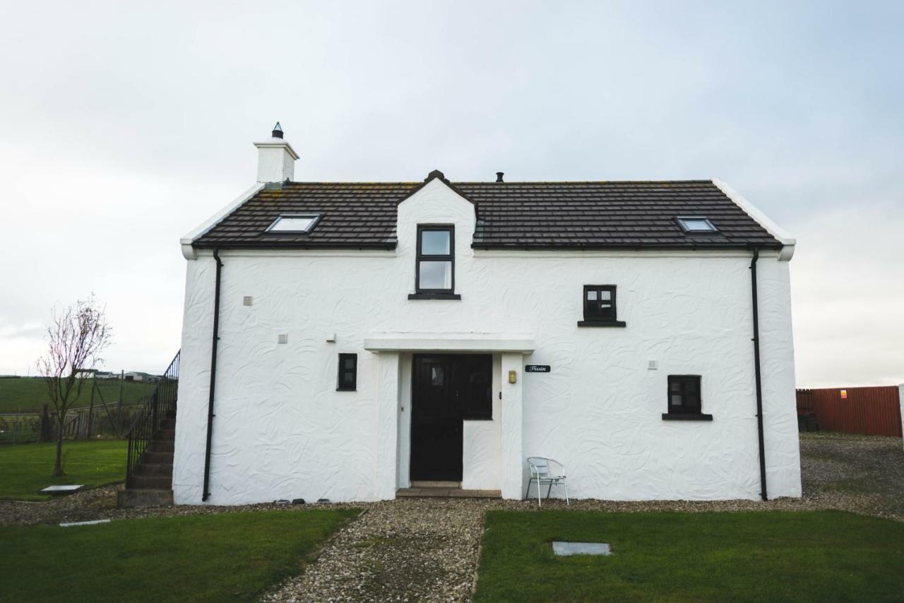 Ballylinny Holiday Cottages Бушмілс Екстер'єр фото